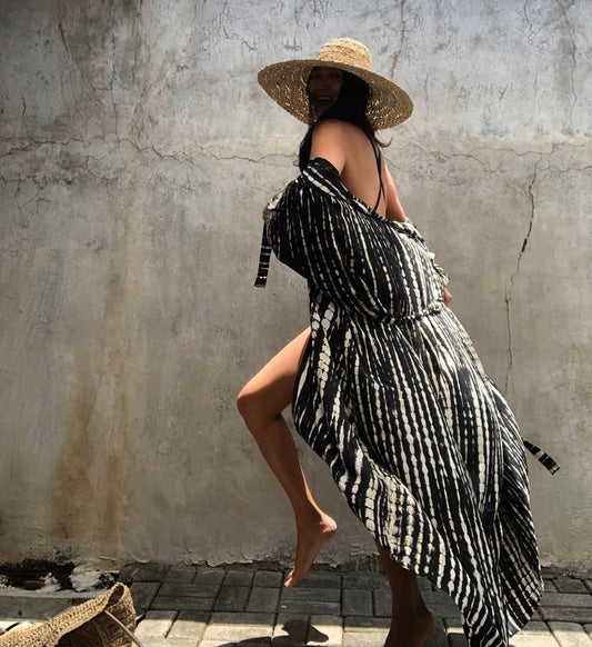 Vestido Kimono Negro con Cinturón y Rayas Bohemias