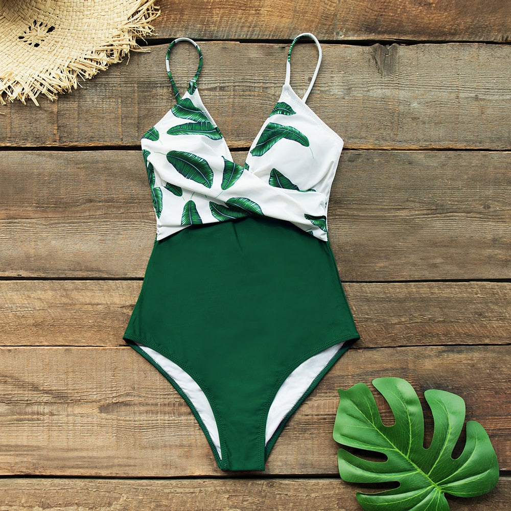 Traje de Baño Verde Floral con Parte Delantera Torcida - Una Pieza